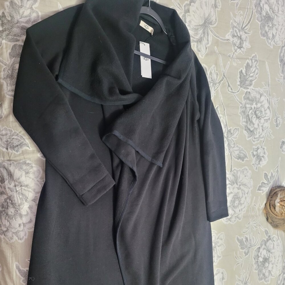 UGG Long Black Sweatshirt Open Front Wrap Cardigan Size Medium NWT
